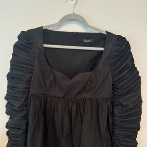 Kourt Ruched Structured Black Long Sleeve Sweetheart Neck Peplum Top